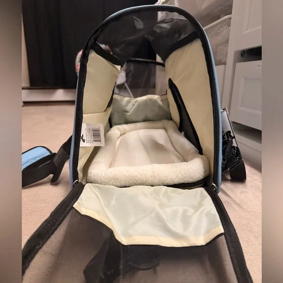 *NWT* LIGHT BLUE PET CARRIER - Picture 4 of 10